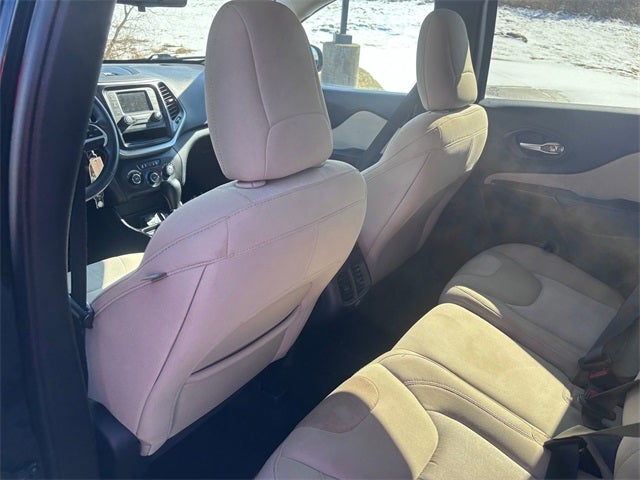 2016 Jeep Cherokee Sport