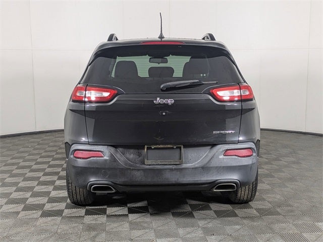 2016 Jeep Cherokee Sport