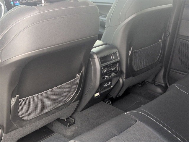 2026 Jeep Grand Cherokee GRAND CHEROKEE LAREDO X 4X4