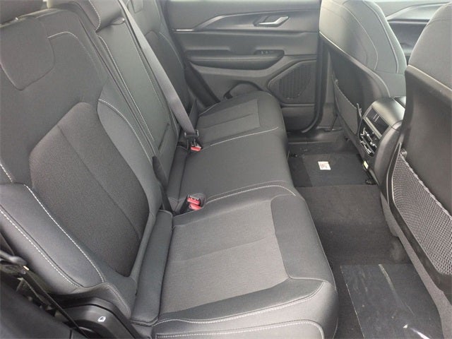 2026 Jeep Grand Cherokee GRAND CHEROKEE LAREDO X 4X4