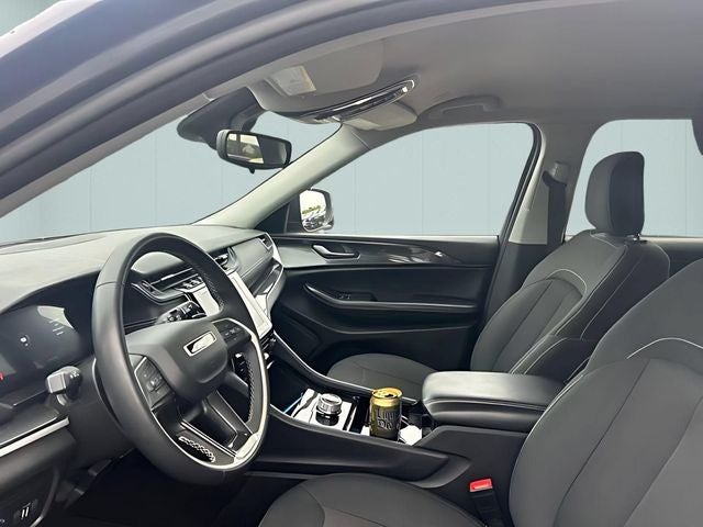 2023 Jeep Grand Cherokee Laredo 4x4