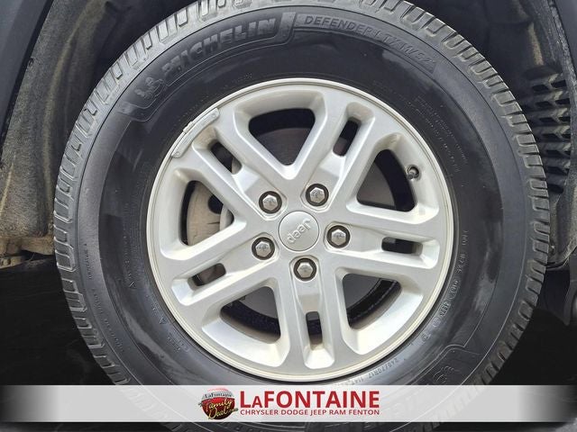 2023 Jeep Grand Cherokee Laredo 4x4