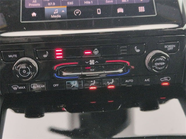 2026 Jeep Grand Cherokee GRAND CHEROKEE LAREDO X 4X4