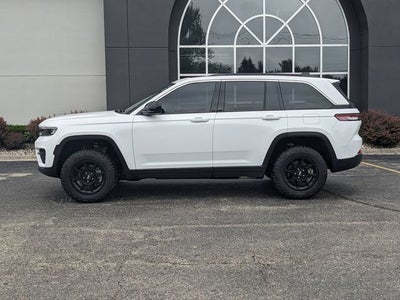 2025 Jeep Grand Cherokee Laredo X 4x4