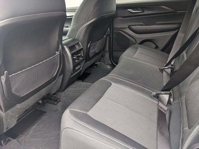 2025 Jeep Grand Cherokee Laredo X 4x4