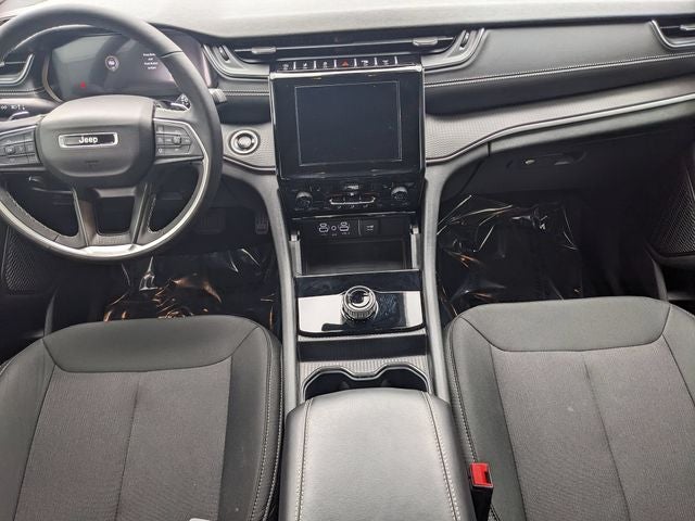 2025 Jeep Grand Cherokee Laredo X 4x4