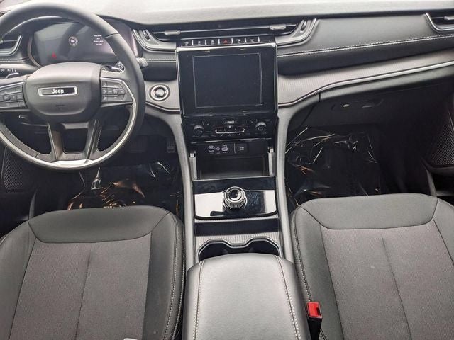 2025 Jeep Grand Cherokee Laredo X 4x4