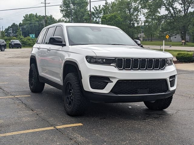 2025 Jeep Grand Cherokee Laredo X 4x4