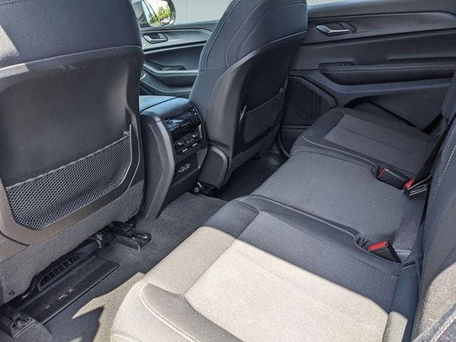 2024 Jeep Grand Cherokee L Laredo X 4x4