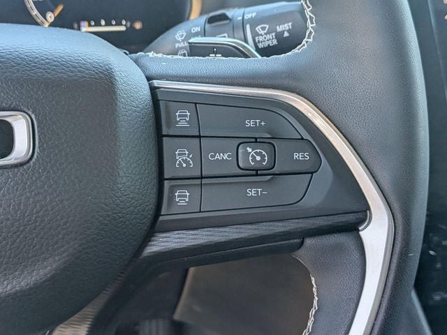 2023 Jeep Grand Cherokee L Laredo 4x4