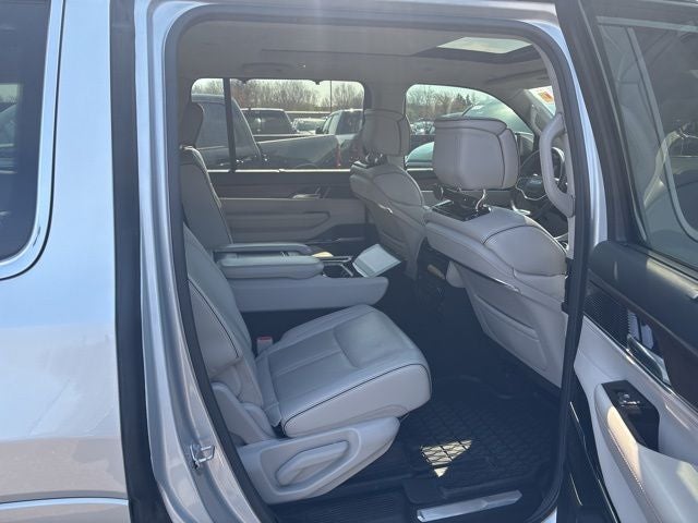 2022 Jeep Grand Wagoneer Series II