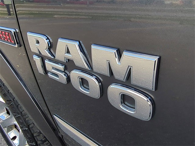 2017 RAM 1500 Laramie Crew Cab 4x4 5'7' Box