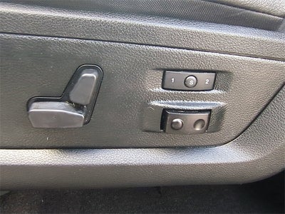 2017 RAM 1500 Laramie Crew Cab 4x4 5'7' Box