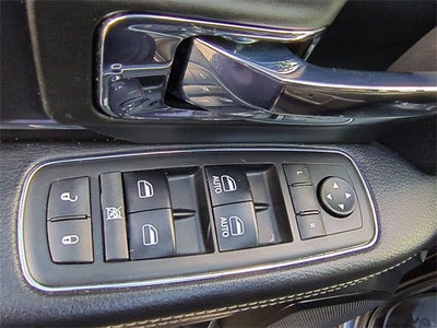 2017 RAM 1500 Laramie Crew Cab 4x4 5'7' Box