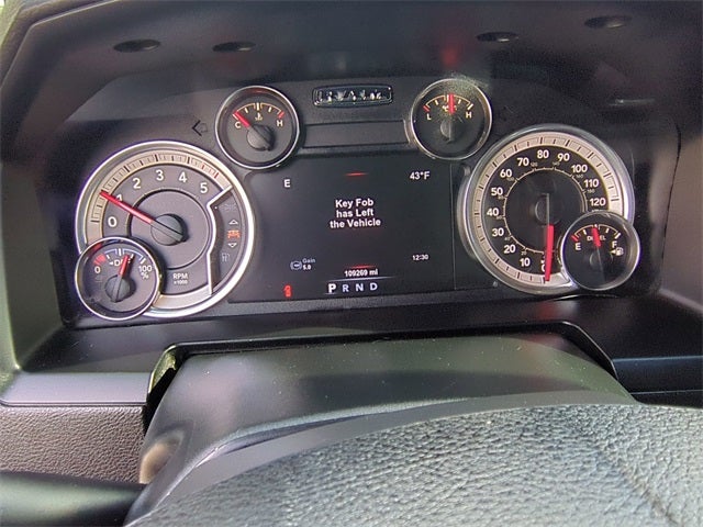 2017 RAM 1500 Laramie Crew Cab 4x4 5'7' Box