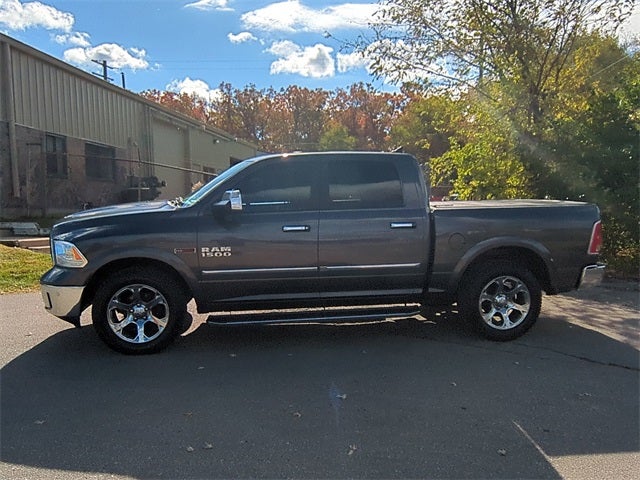 2017 RAM 1500 Laramie Crew Cab 4x4 5'7' Box
