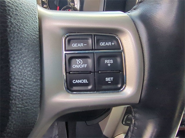 2017 RAM 1500 Laramie Crew Cab 4x4 5'7' Box