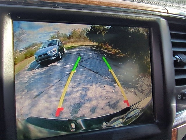 2017 RAM 1500 Laramie Crew Cab 4x4 5'7' Box