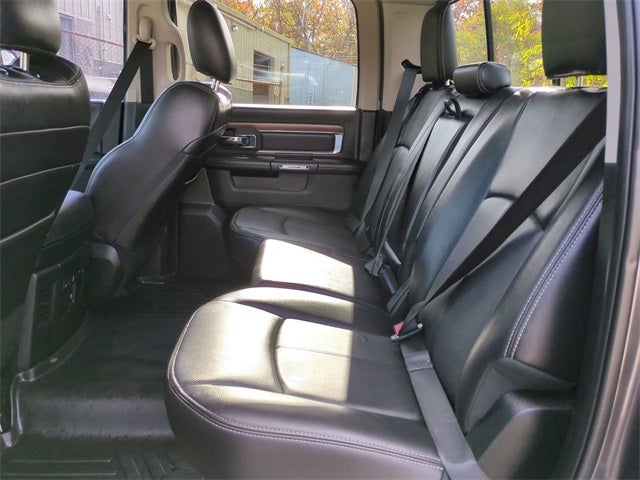 2017 RAM 1500 Laramie Crew Cab 4x4 5'7' Box