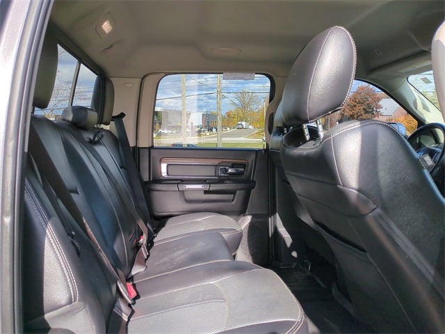 2017 RAM 1500 Laramie Crew Cab 4x4 5'7' Box