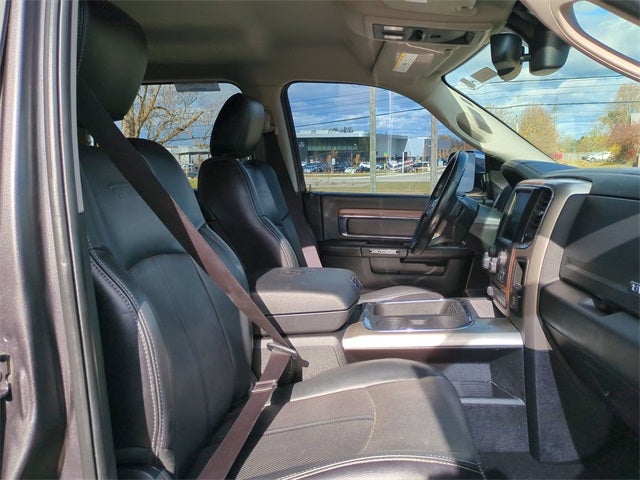 2017 RAM 1500 Laramie Crew Cab 4x4 5'7' Box