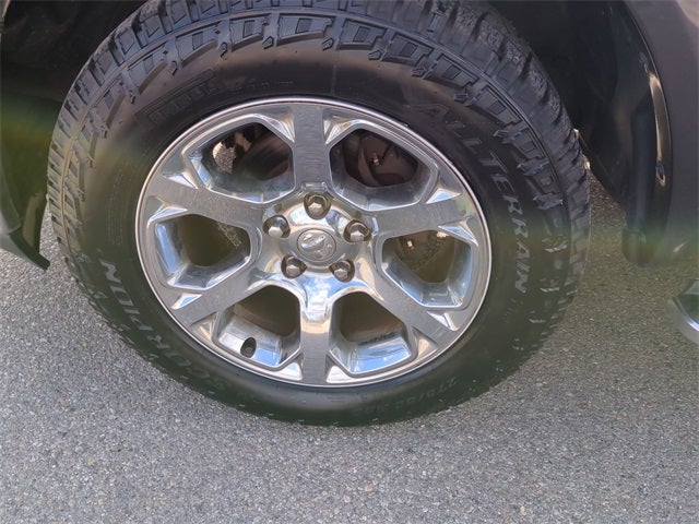 2017 RAM 1500 Laramie Crew Cab 4x4 5'7' Box