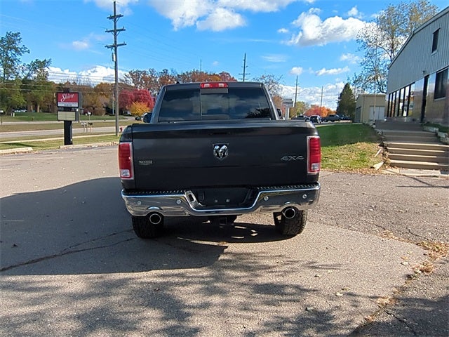 2017 RAM 1500 Laramie Crew Cab 4x4 5'7' Box