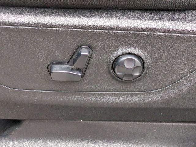 2020 RAM 1500 Big Horn Crew Cab 4x4 5'7' Box
