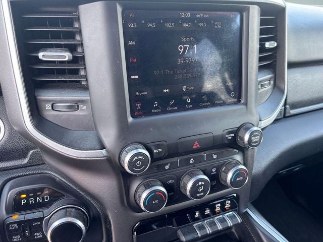 2020 RAM 1500 Big Horn Crew Cab 4x4 5'7' Box