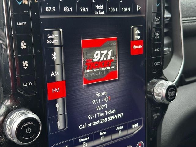 2021 RAM 1500 Laramie Crew Cab 4x4 5'7' Box