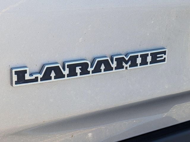 2022 RAM 1500 Laramie Crew Cab 4x4 5'7' Box