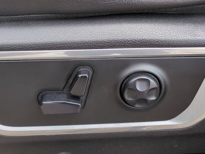 2020 RAM 1500 Laramie Crew Cab 4x4 5'7' Box