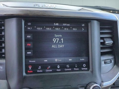 2020 RAM 1500 Laramie Crew Cab 4x4 5'7' Box