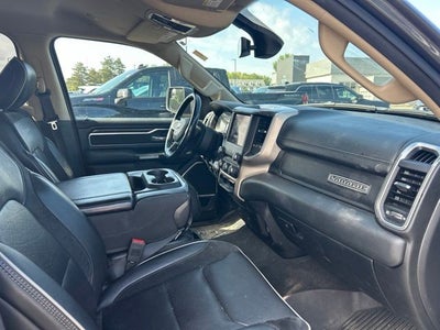 2020 RAM 1500 Laramie Crew Cab 4x4 5'7' Box