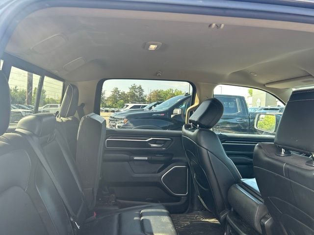 2020 RAM 1500 Laramie Crew Cab 4x4 5'7' Box
