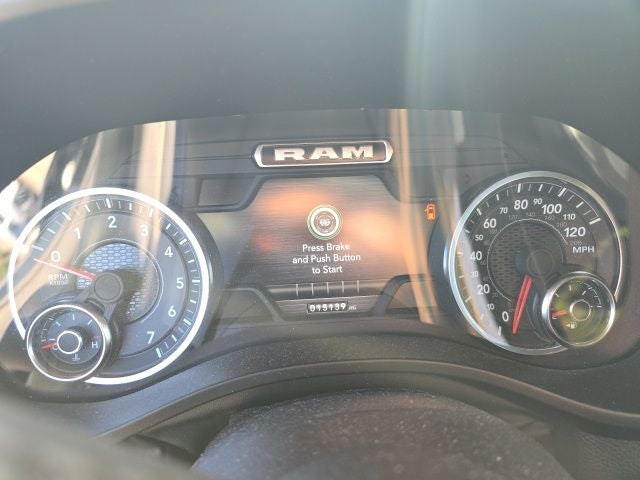 2024 RAM 1500 Laramie Crew Cab 4x4 5'7' Box