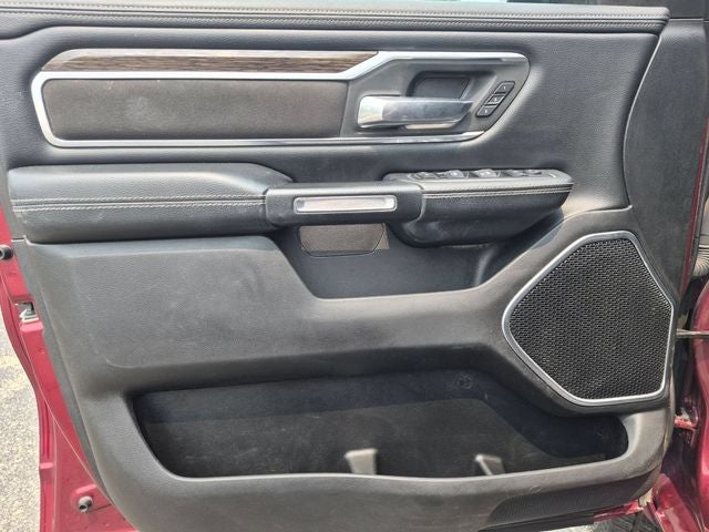 2020 RAM 1500 Laramie Crew Cab 4x4 5'7' Box