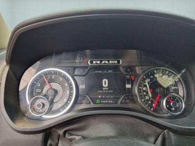 2020 RAM 1500 Laramie Crew Cab 4x4 5'7' Box