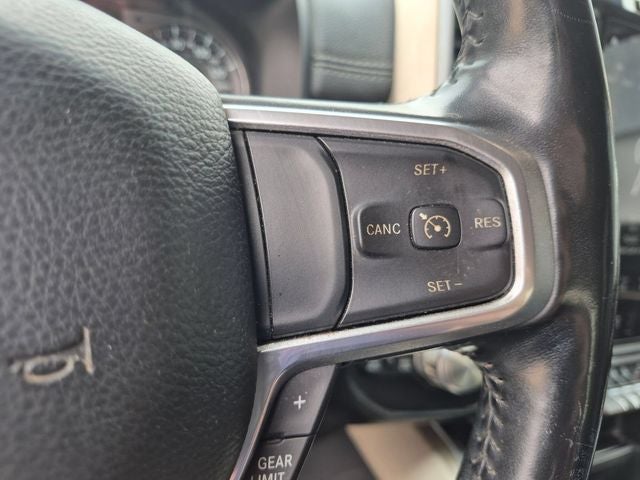 2020 RAM 1500 Laramie Crew Cab 4x4 5'7' Box