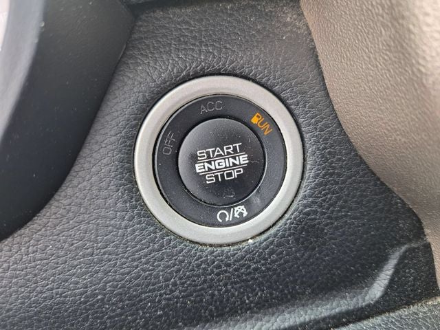 2020 RAM 1500 Laramie Crew Cab 4x4 5'7' Box