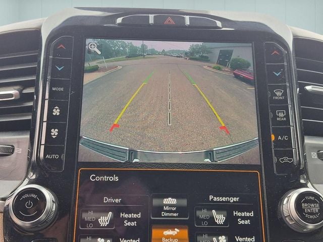 2020 RAM 1500 Laramie Crew Cab 4x4 5'7' Box
