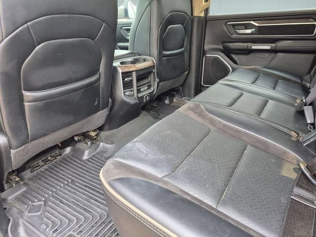 2020 RAM 1500 Laramie Crew Cab 4x4 5'7' Box