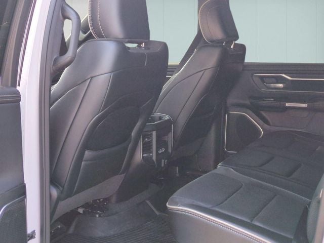 2023 RAM 1500 Laramie Crew Cab 4x4 5'7' Box