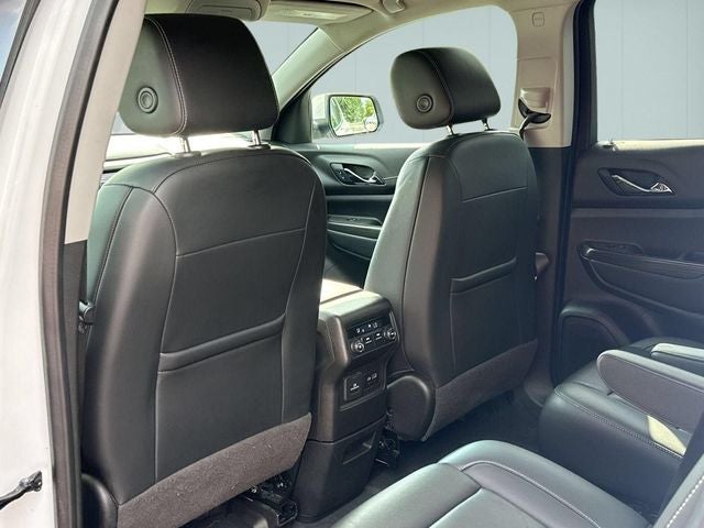 2022 GMC Acadia AWD SLT