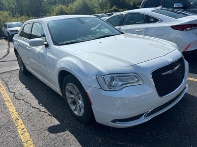 2021 Chrysler 300 Touring