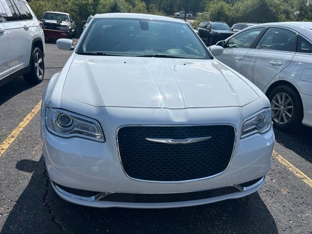 2021 Chrysler 300 Touring