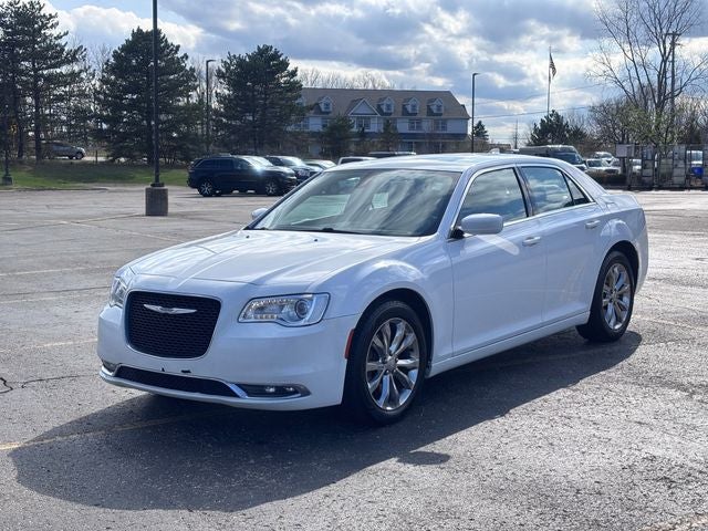 2019 Chrysler 300 Touring