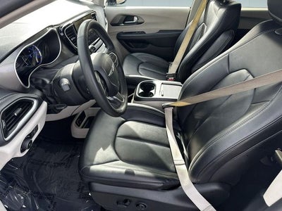 2024 Chrysler Pacifica Hybrid Select