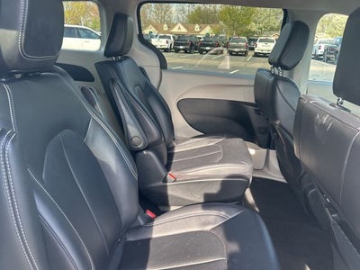 2024 Chrysler Pacifica Hybrid Select