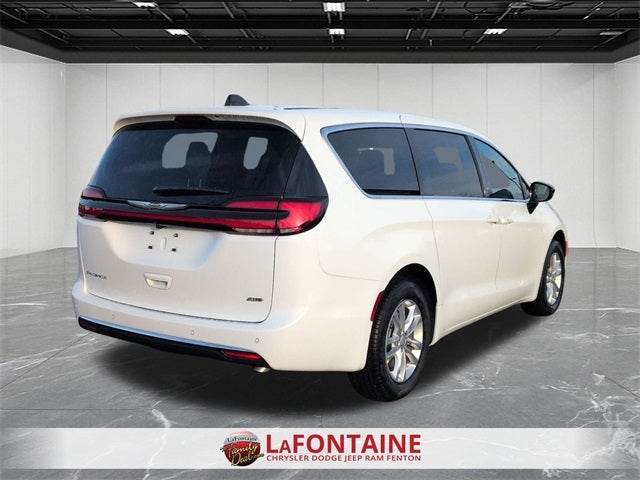 2026 Chrysler Pacifica PACIFICA SELECT AWD